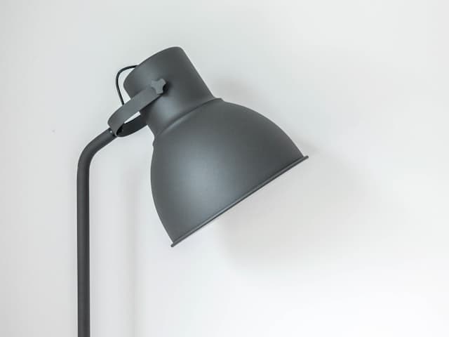 Matt floor lamp